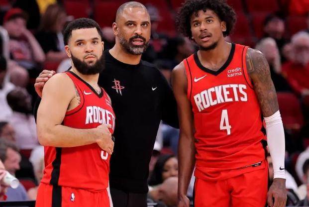 开云中国-拼抢、撕咬、绞杀！乌杜卡已为勇士布下天罗地网