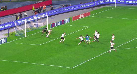 开云中国-【人物】C罗与贝斯特的结合体，K77的巴洛克美学