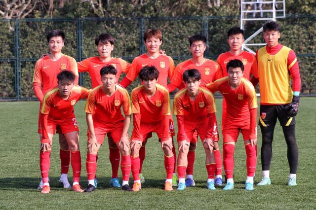 01国奥再遭中超球队绝杀 教练组第一时间现场纠错