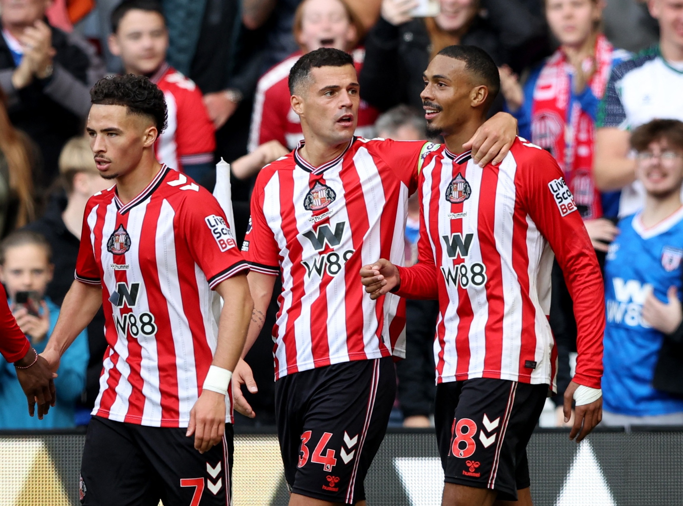 开云入口-五大联赛仍有7队主场不败：巴萨、尤文在列，桑德兰成英超独苗