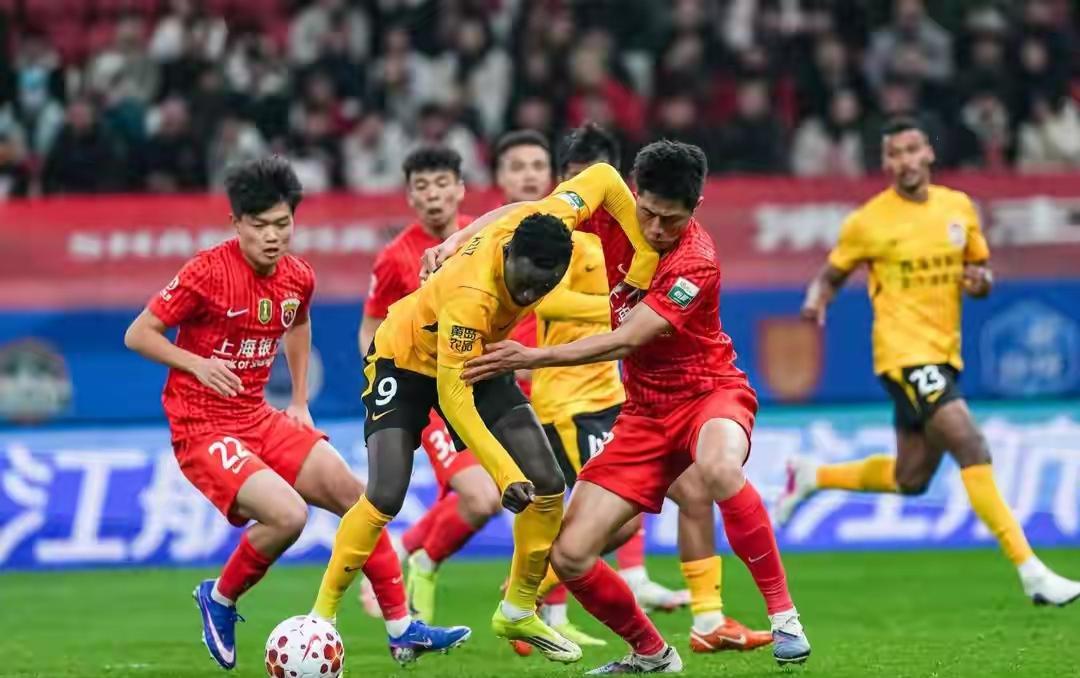 开云登录-低调！徐江盛赞山东泰山最有冠军相，球迷：嘴下留情，海港是冠军